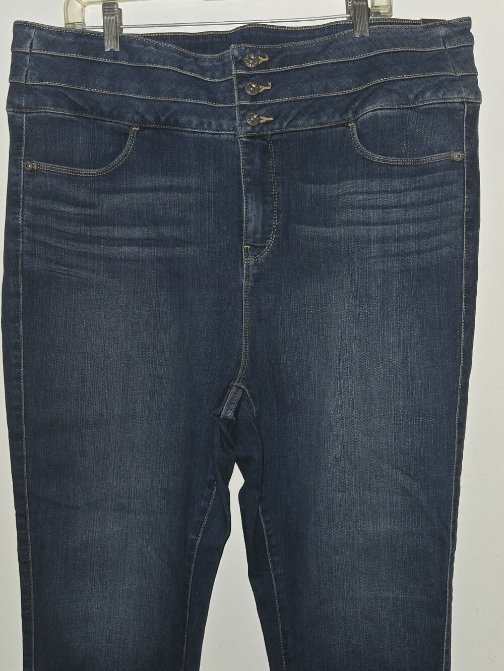 NWT Torrid Premium Triple Waist Skinny Jeans Thames Wash 20R Smoothing - Picture 4 of 6